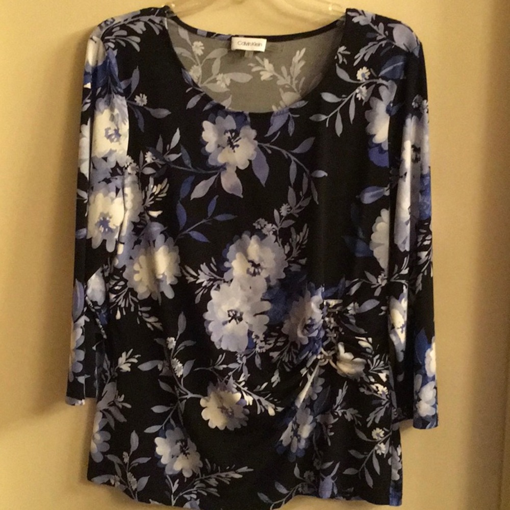 Calvin Klein Top decorative metal gathering on the left lower side Size Large